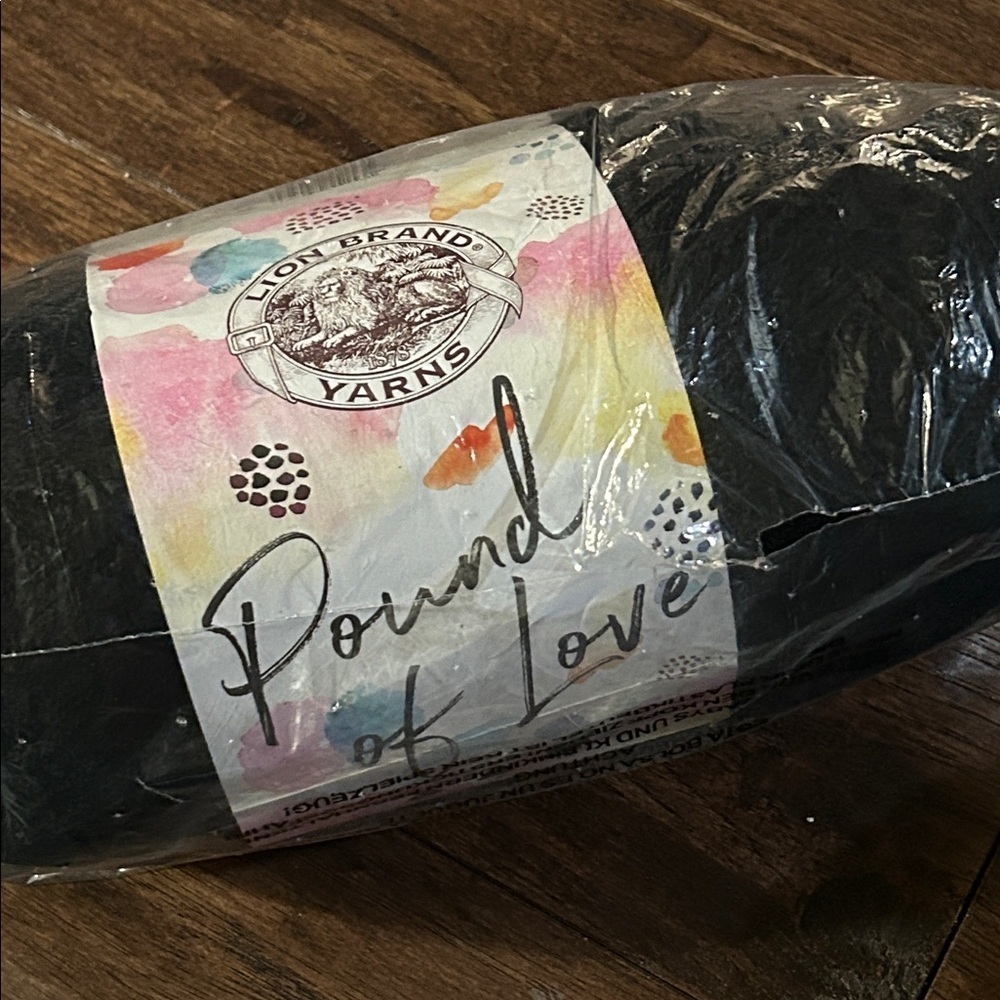 Lion Brand Pound of Love Yarn - Black - Picture 4 of 6